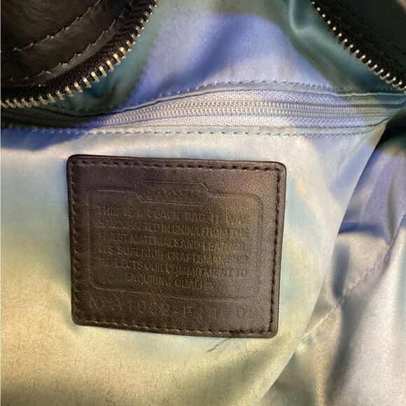 Coach Zoe Jacquard Signature Logo Medium Shoulder - Picture 14 of 15